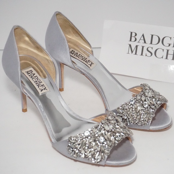Badgley Mischka Shoes - 🆕Badgley Mischka Platform Wedding Peep Toe Pump